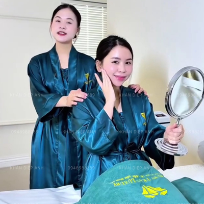 Áo Choàng Lụa Spa